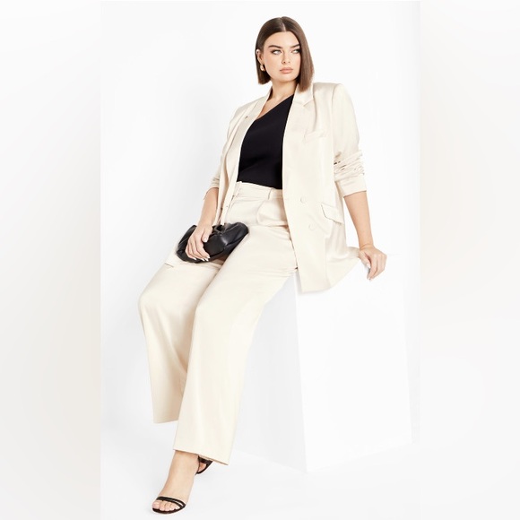 City Chic Rylie Jacket in “Oat” Satin Blazer L/20 - Picture 14 of 15